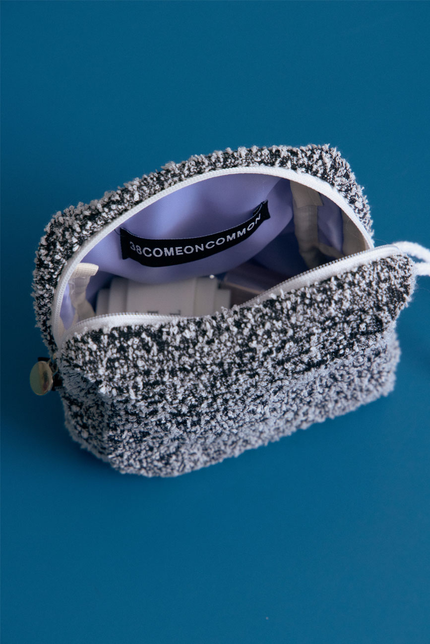 Boucle Pouch (Cookie and Cream)